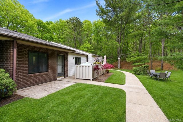 938 Skyline Drive, Coram, NY 11727