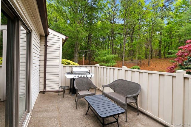 938 Skyline Drive, Coram, NY 11727