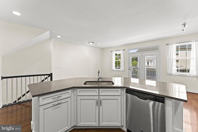 46679 JOUBERT TER, Sterling, VA 20165