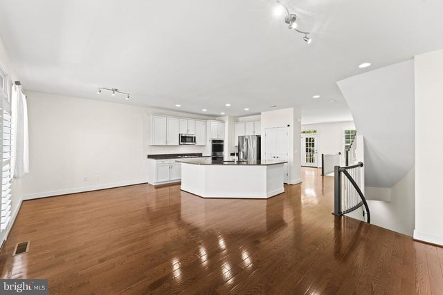 46679 JOUBERT TER, Sterling, VA 20165