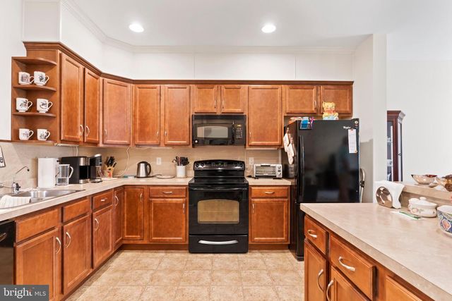 1102 DAY STAR DR, Harrisburg, PA 17111