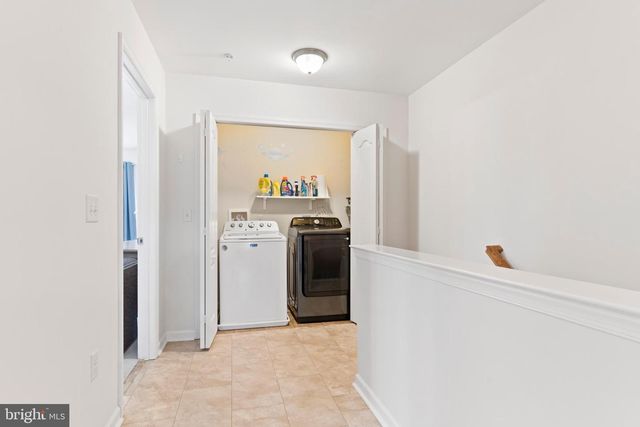 1102 DAY STAR DR, Harrisburg, PA 17111
