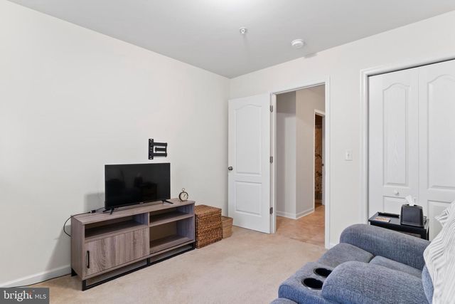 1102 DAY STAR DR, Harrisburg, PA 17111