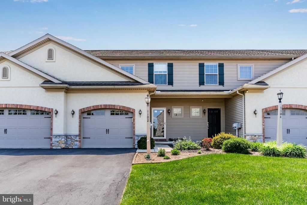 1102 DAY STAR DR, Harrisburg, PA 17111