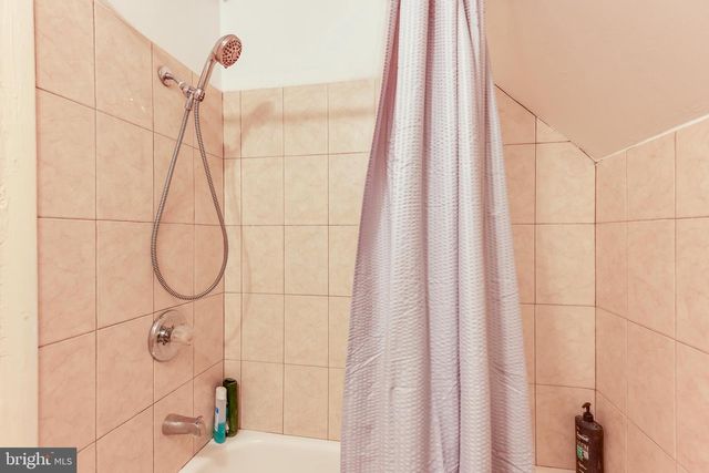 70 BUCKINGHAM DR, Willingboro, NJ 08046