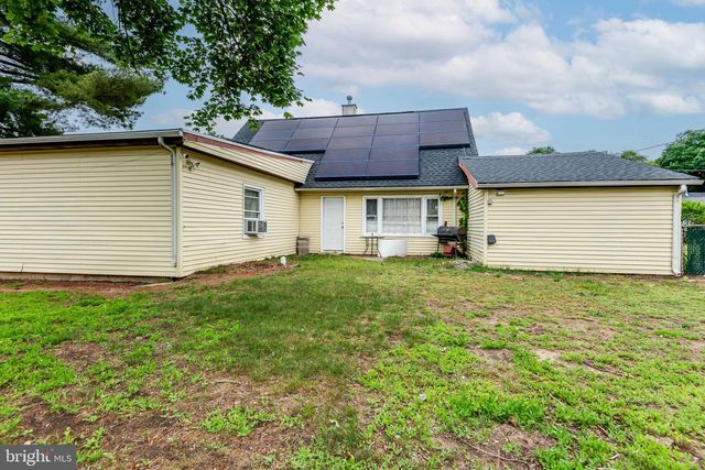 70 BUCKINGHAM DR, Willingboro, NJ 08046