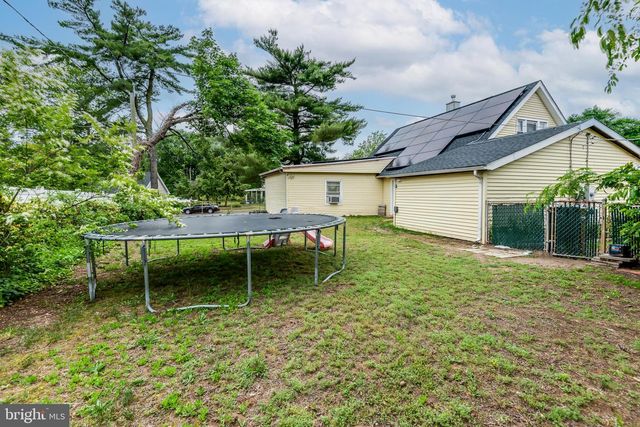 70 BUCKINGHAM DR, Willingboro, NJ 08046
