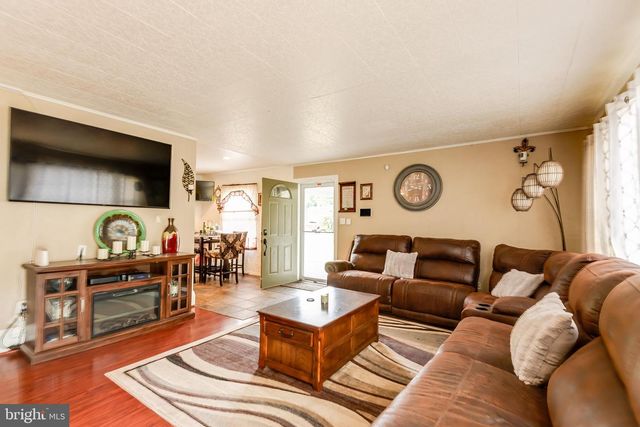 70 BUCKINGHAM DR, Willingboro, NJ 08046