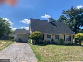 70 BUCKINGHAM DR, Willingboro, NJ 08046