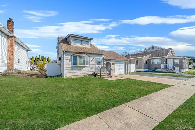 3659 Ionia Street, Seaford, NY 11783