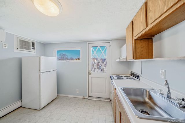 3659 Ionia Street, Seaford, NY 11783
