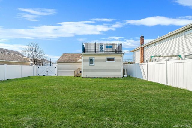 3659 Ionia Street, Seaford, NY 11783