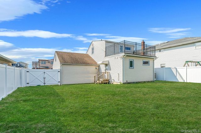 3659 Ionia Street, Seaford, NY 11783