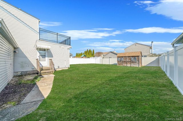 3659 Ionia Street, Seaford, NY 11783