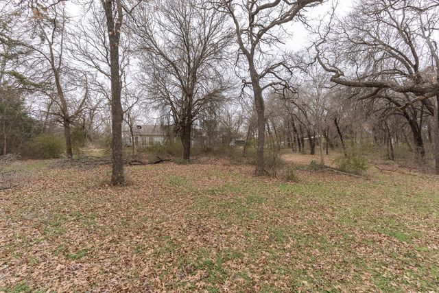 4013 Black Oak Drive, Cleburne, TX 76031