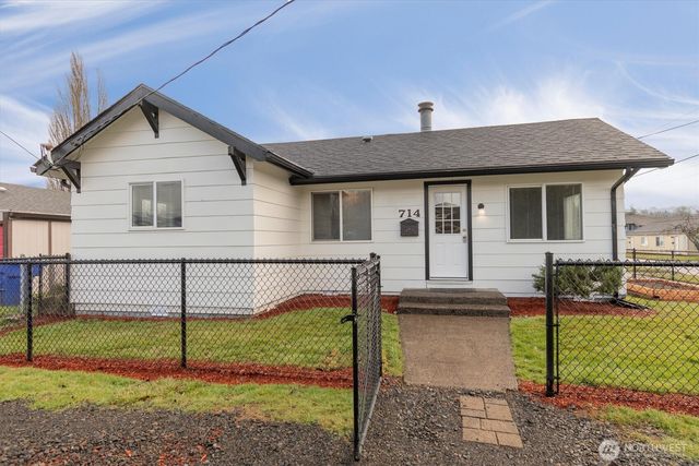 714 S 7th Avenue, Kelso, WA 98626