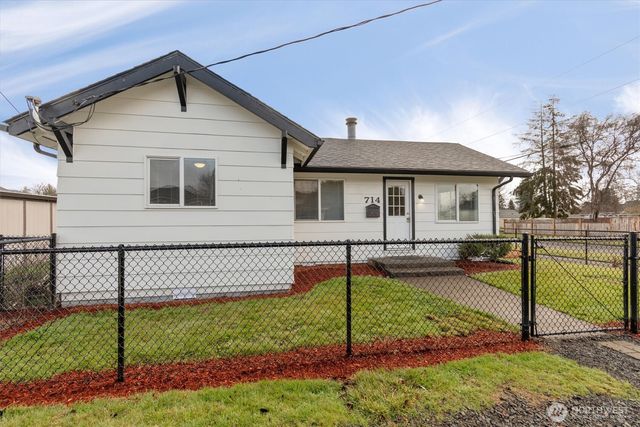 714 S 7th Avenue, Kelso, WA 98626
