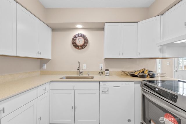 714 S 7th Avenue, Kelso, WA 98626