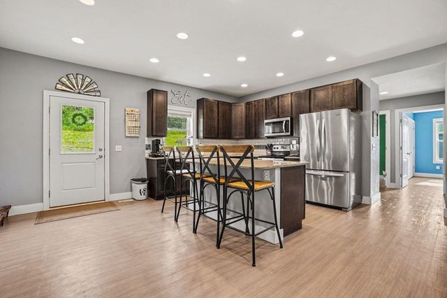 31800 Pine Ridge Circle, Lawton, MI 49065