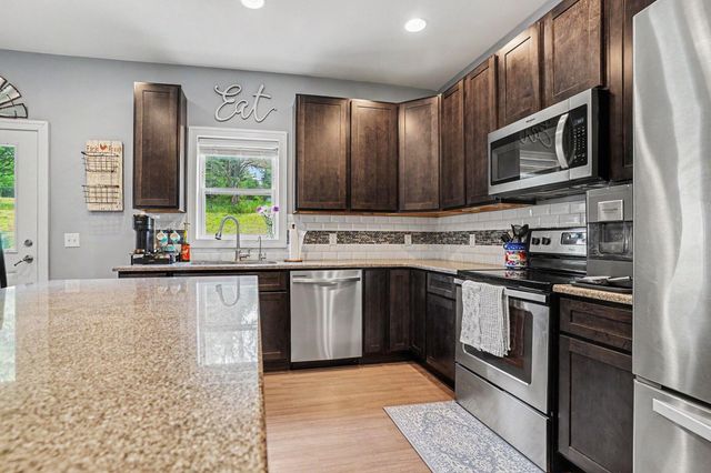 31800 Pine Ridge Circle, Lawton, MI 49065