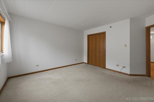 9050 Del Prado Drive 1S, Palos Hills, IL 60465