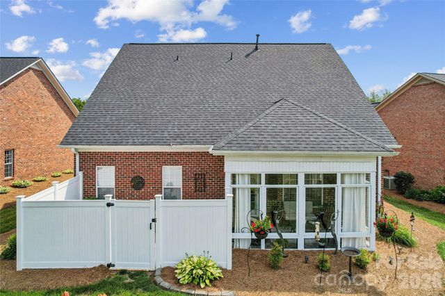 136 Turnberry Drive, Mocksville, NC 27028