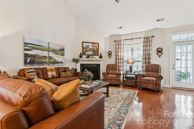 136 Turnberry Drive, Mocksville, NC 27028
