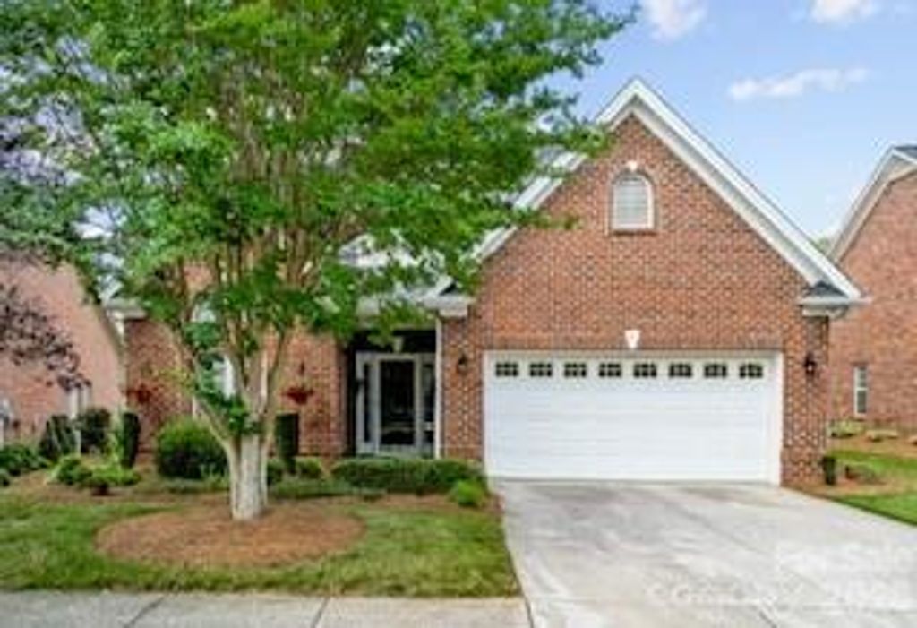 136 Turnberry Drive, Mocksville, NC 27028