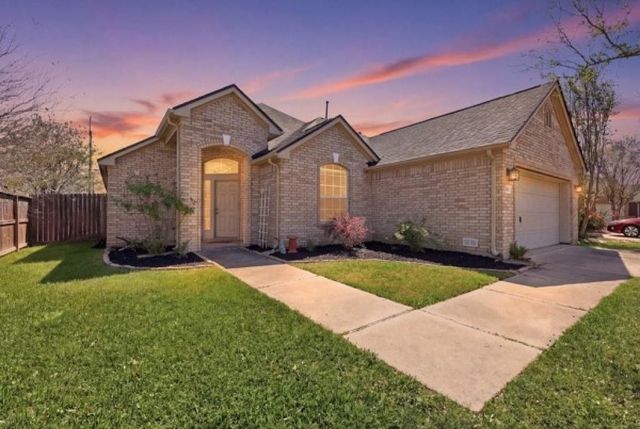 2607 Sun Cove Lane, Pearland, TX 77584