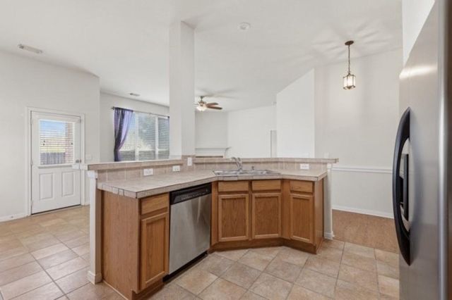 2607 Sun Cove Lane, Pearland, TX 77584