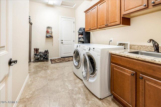 7106 W HOMBRE Road, San Tan Valley, AZ 85144