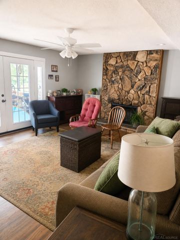 1347 Rutledge Drive, Temperance, MI 48182