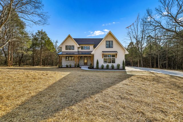 671 Baker Rd, Columbia, TN 38401