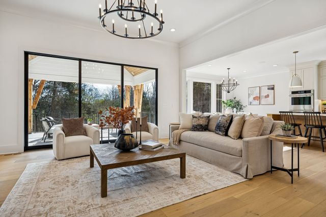 671 Baker Rd, Columbia, TN 38401