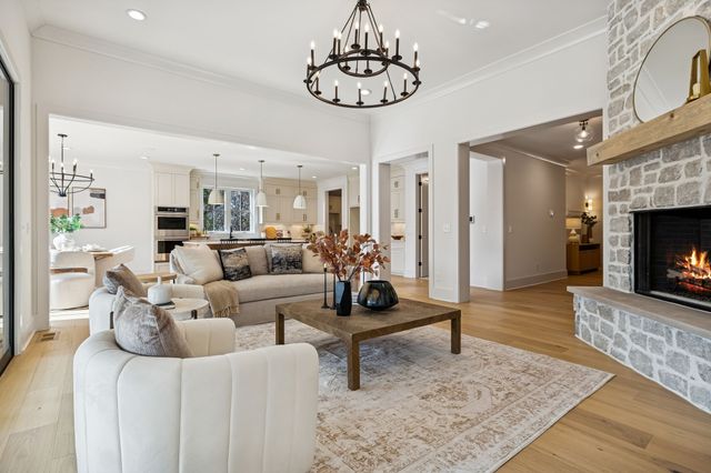 671 Baker Rd, Columbia, TN 38401