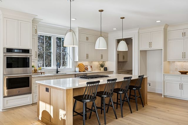 671 Baker Rd, Columbia, TN 38401