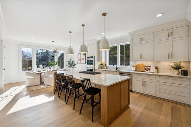 671 Baker Rd, Columbia, TN 38401