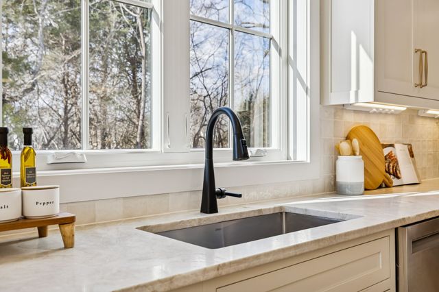 671 Baker Rd, Columbia, TN 38401