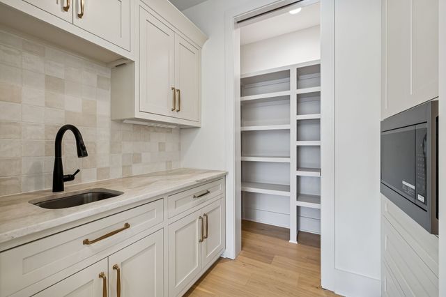 671 Baker Rd, Columbia, TN 38401