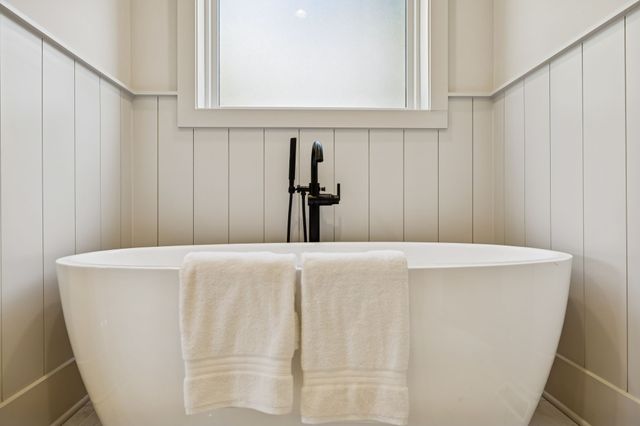 671 Baker Rd, Columbia, TN 38401