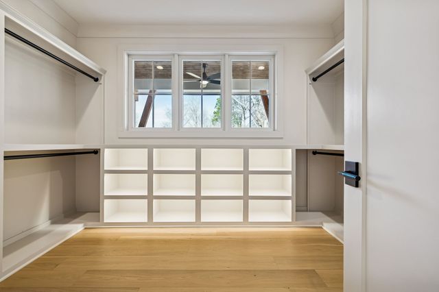 671 Baker Rd, Columbia, TN 38401