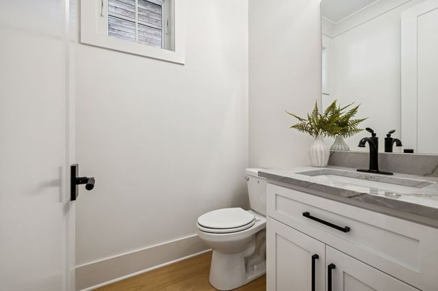 671 Baker Rd, Columbia, TN 38401