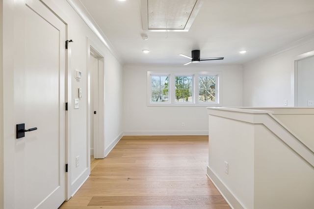 671 Baker Rd, Columbia, TN 38401