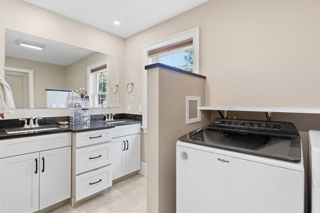 15 Cedar Street, Chelmsford, MA 01863