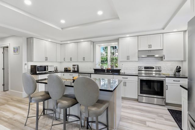 15 Cedar Street, Chelmsford, MA 01863