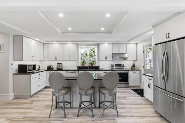 15 Cedar Street, Chelmsford, MA 01863