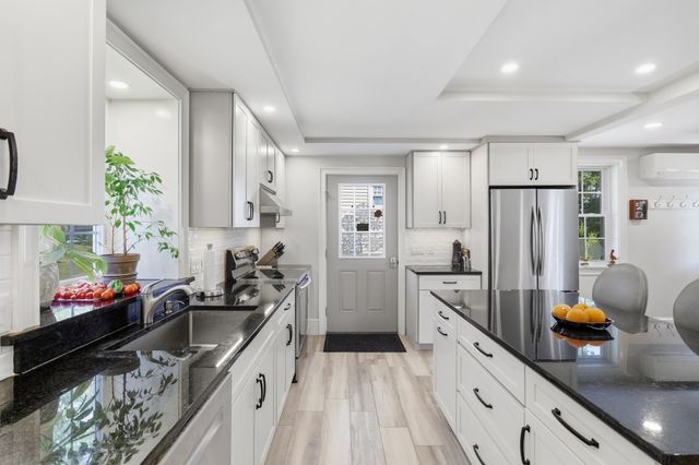 15 Cedar Street, Chelmsford, MA 01863