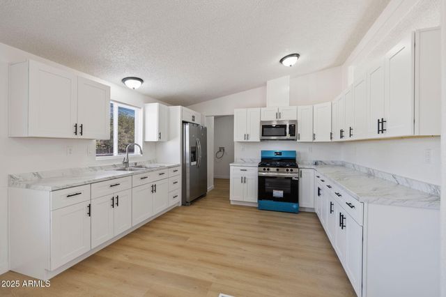 20772 E STAGECOACH Trail, Mayer, AZ 86333