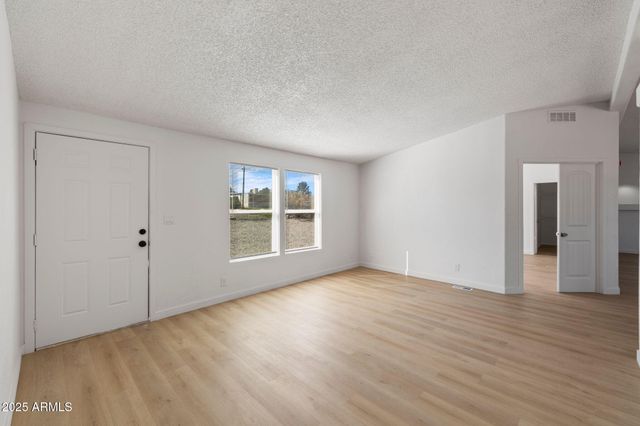 20772 E STAGECOACH Trail, Mayer, AZ 86333