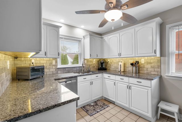 29630 Park Street, Roseville, MI 48066